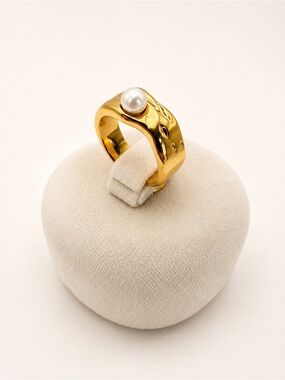 18K Gold PVD 316L Stainless Steel Pearl Accent Ring – Size 6